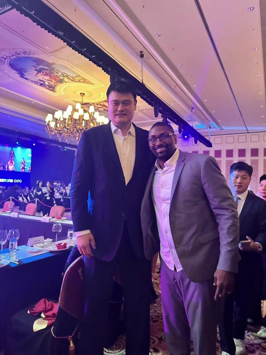 阿泰斯特曬與姚明合照：這是我最喜歡的隊友 姚?。?>
                                <div   id=